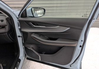 Подержанный автомобиль Exeed LX 2023 года (25 фото)