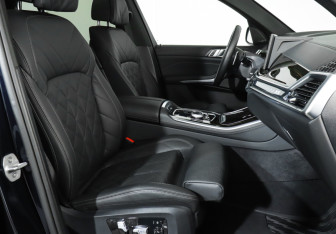 Подержанный автомобиль BMW X5 2023 года (14 фото)