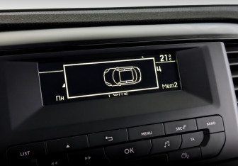 Подержанный автомобиль Peugeot Traveller 2022 года (28 фото)