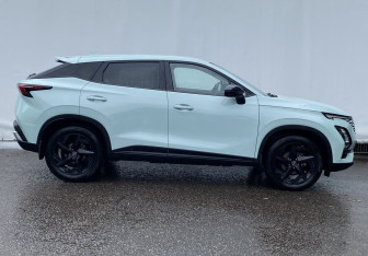 Подержанный автомобиль Omoda C5 2023 года (4 фото)
