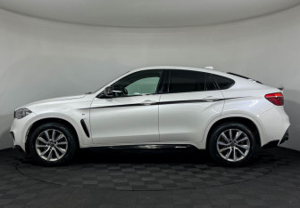 Подержанный автомобиль BMW X6 2019 года (5 фото)