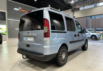 Подержанный автомобиль Fiat Doblo 2009 года (4 фото)