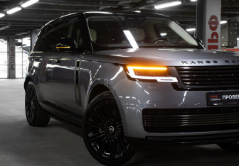 Подержанный автомобиль Land Rover Range Rover 2023 года (35 фото)