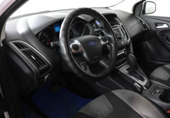 Подержанный автомобиль Ford Focus Sedan 2011 года (5 фото)