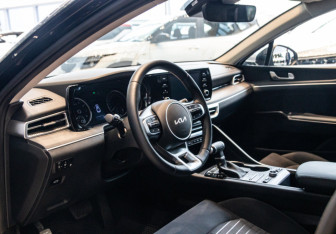 Новый Kia K5 2025 (10 фото)