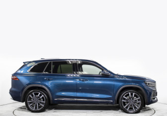 Подержанный автомобиль Geely Monjaro 2024 года (4 фото)