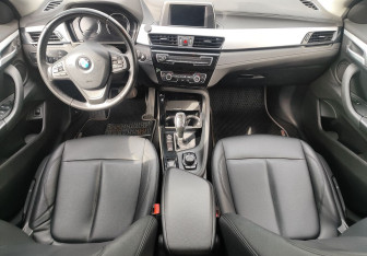 Подержанный автомобиль BMW X2 2018 года (10 фото)