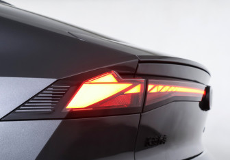 Подержанный автомобиль Changan UNI-V 2023 года (24 фото)