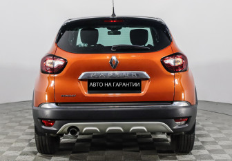Подержанный автомобиль Renault Kaptur 2017 года (6 фото)