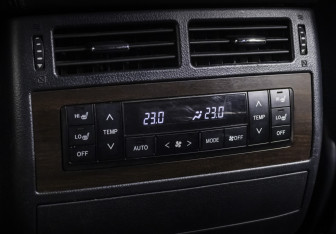 Подержанный автомобиль Toyota Land Cruiser Suv 2018 года (18 фото)