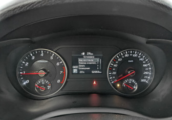 Подержанный автомобиль Kia Stinger 2019 года (16 фото)