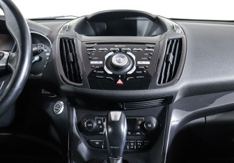 Подержанный автомобиль Ford Kuga 2013 года (13 фото)