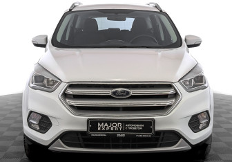 Подержанный автомобиль Ford Kuga 2017 года (2 фото)