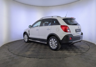 Подержанный автомобиль Opel Antara 2014 года (7 фото)