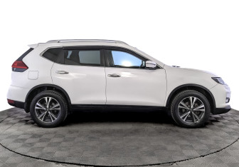 Подержанный автомобиль Nissan X-Trail 2019 года (4 фото)