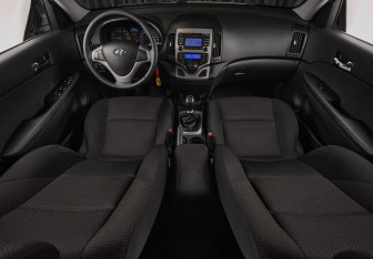 Подержанный автомобиль Hyundai i30 Hatchback 2010 года (15 фото)