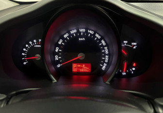 Подержанный автомобиль Kia Sportage 2014 года (13 фото)