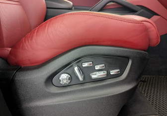 Подержанный автомобиль Porsche Cayenne 2019 года (24 фото)