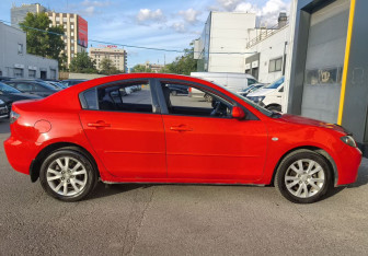 Подержанный автомобиль Mazda 3 Sedan 2007 года (4 фото)