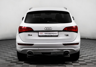 Подержанный автомобиль Audi Q5 2012 года (6 фото)