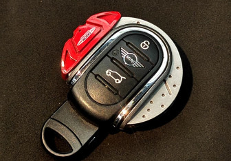 Подержанный автомобиль MINI Hatch 2020 года (22 фото)