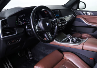 Подержанный автомобиль BMW X5 2021 года (15 фото)
