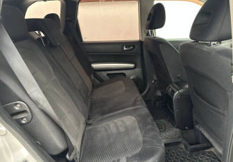 Подержанный автомобиль Nissan X-Trail 2011 года (14 фото)