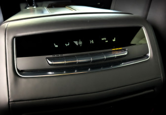 Подержанный автомобиль Cadillac Escalade Suv 2022 года (30 фото)