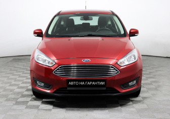 Подержанный автомобиль Ford Focus Hatchback 2018 года (2 фото)