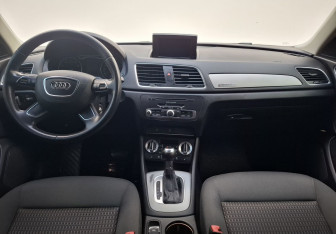 Подержанный автомобиль Audi Q3 2012 года (12 фото)