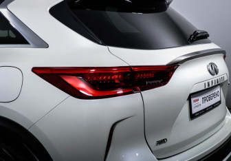 Подержанный автомобиль Infiniti QX50 2018 года (16 фото)