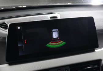 Подержанный автомобиль BMW X1 2022 года (16 фото)