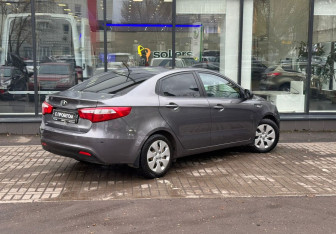 Подержанный автомобиль Kia Rio Sedan 2014 года (8 фото)