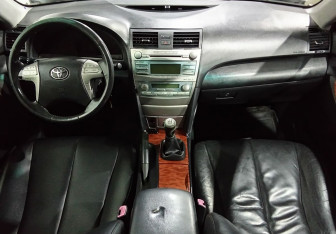 Подержанный автомобиль Toyota Camry Sedan 2008 года (9 фото)