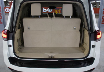 Подержанный автомобиль Toyota Land Cruiser Suv 2022 года (10 фото)