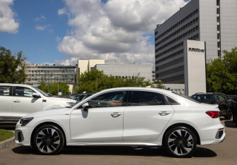 Подержанный автомобиль Audi A3 Sedan 2022 года (6 фото)