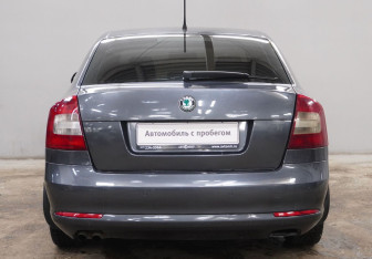 Подержанный автомобиль Skoda Octavia Liftback 2011 года (6 фото)