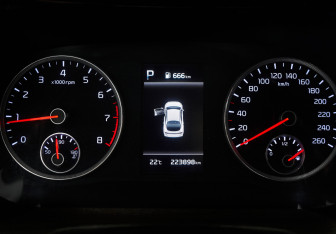 Подержанный автомобиль Kia K5 2021 года (12 фото)