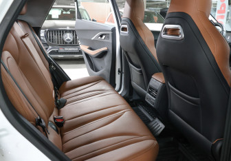 Подержанный автомобиль Omoda C5 2022 года (12 фото)