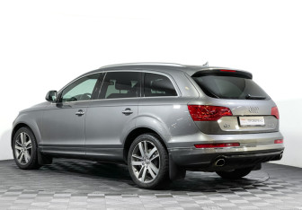 Подержанный автомобиль Audi Q7 2009 года (7 фото)