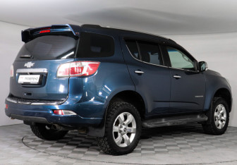 Подержанный автомобиль Chevrolet TrailBlazer 2014 года (3 фото)