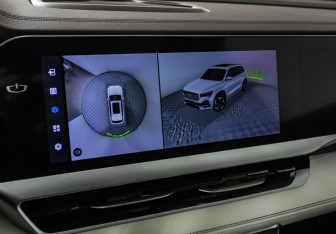 Подержанный автомобиль Geely Monjaro 2023 года (21 фото)