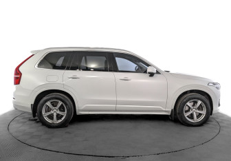 Подержанный автомобиль Volvo XC90 2019 года (4 фото)