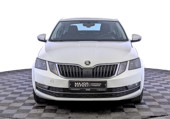 Подержанный автомобиль Skoda Octavia Liftback 2019 года (2 фото)