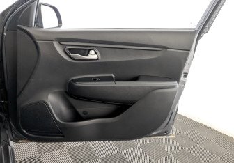 Подержанный автомобиль Kia Rio Hatchback 2021 года (24 фото)