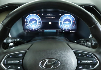 Подержанный автомобиль Hyundai Santa Fe 2022 года (11 фото)