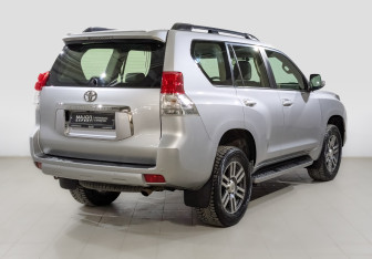 Подержанный автомобиль Toyota Land Cruiser Prado 2013 года (5 фото)