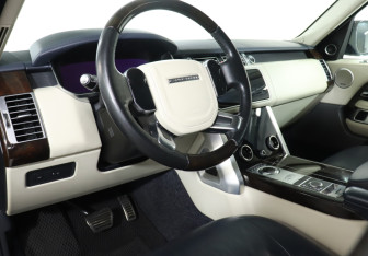 Подержанный автомобиль Land Rover Range Rover 2019 года (13 фото)