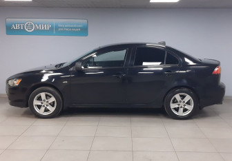 Подержанный автомобиль Mitsubishi Lancer Sedan 2007 года (8 фото)