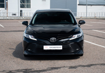 Подержанный автомобиль Toyota Camry Sedan 2018 года (2 фото)